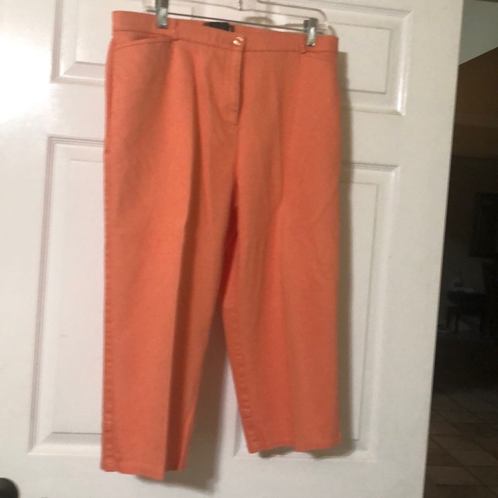 Crops pants
